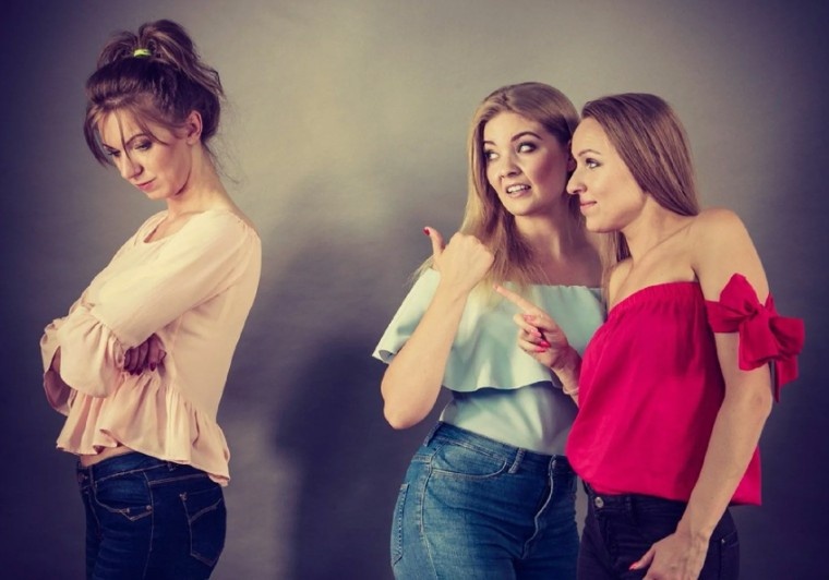 Никаким подружкам "на открытие бизнеса чтобы выйти на ВБ" нельзя одалживать, конечно / www.blackpantera.ru