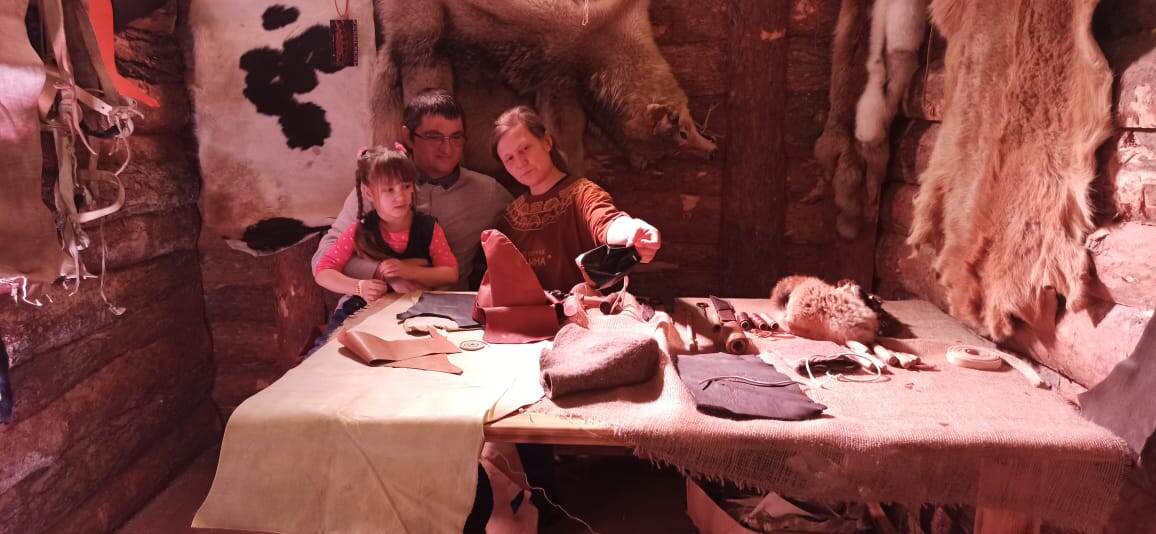 Примерили на себя роль мастеров кожевенного  дела😁