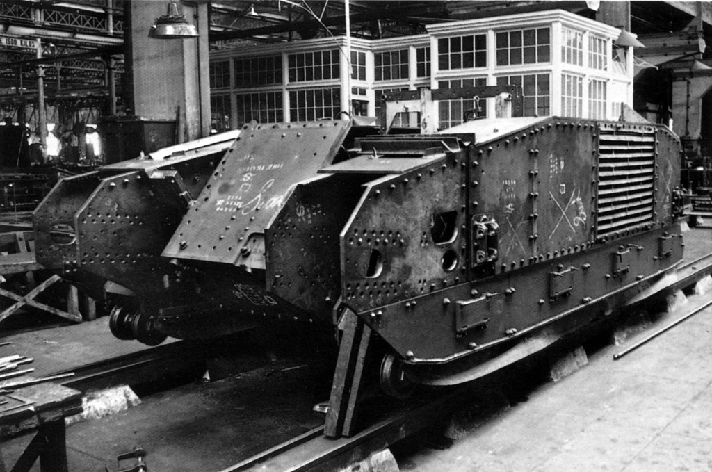 С точки зрения корпуса новый танк мало отличался от Char B1. По крайней мере внешне.