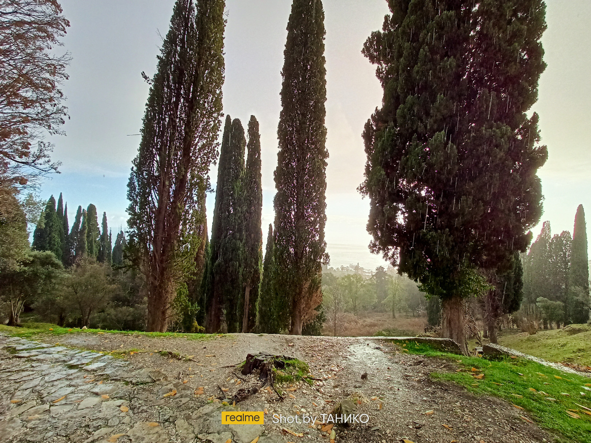 Начало тропы от храма 