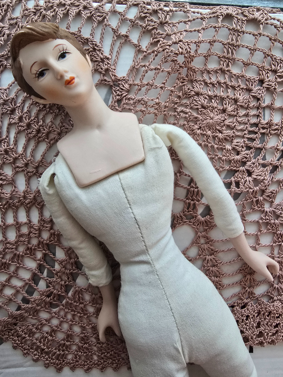 Заготовка фарфоровой куклы