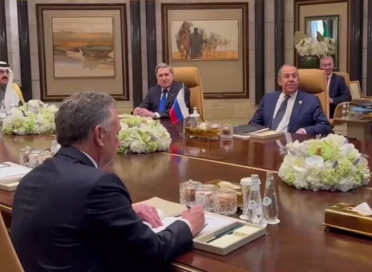    Переговоры РФ и США в Саудовской Аравии идут уже более двух часов