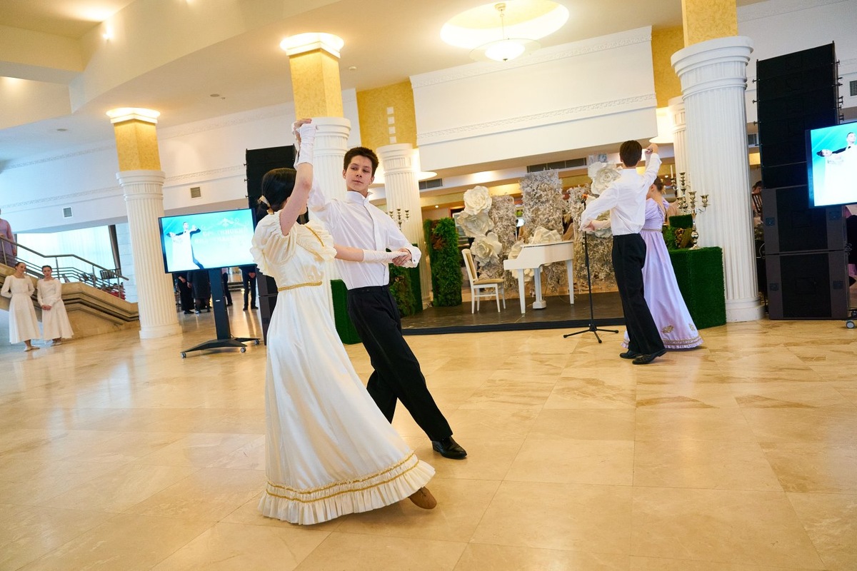    В Ханты-Мансийске состоялся Сретенский Епархиальный Бал