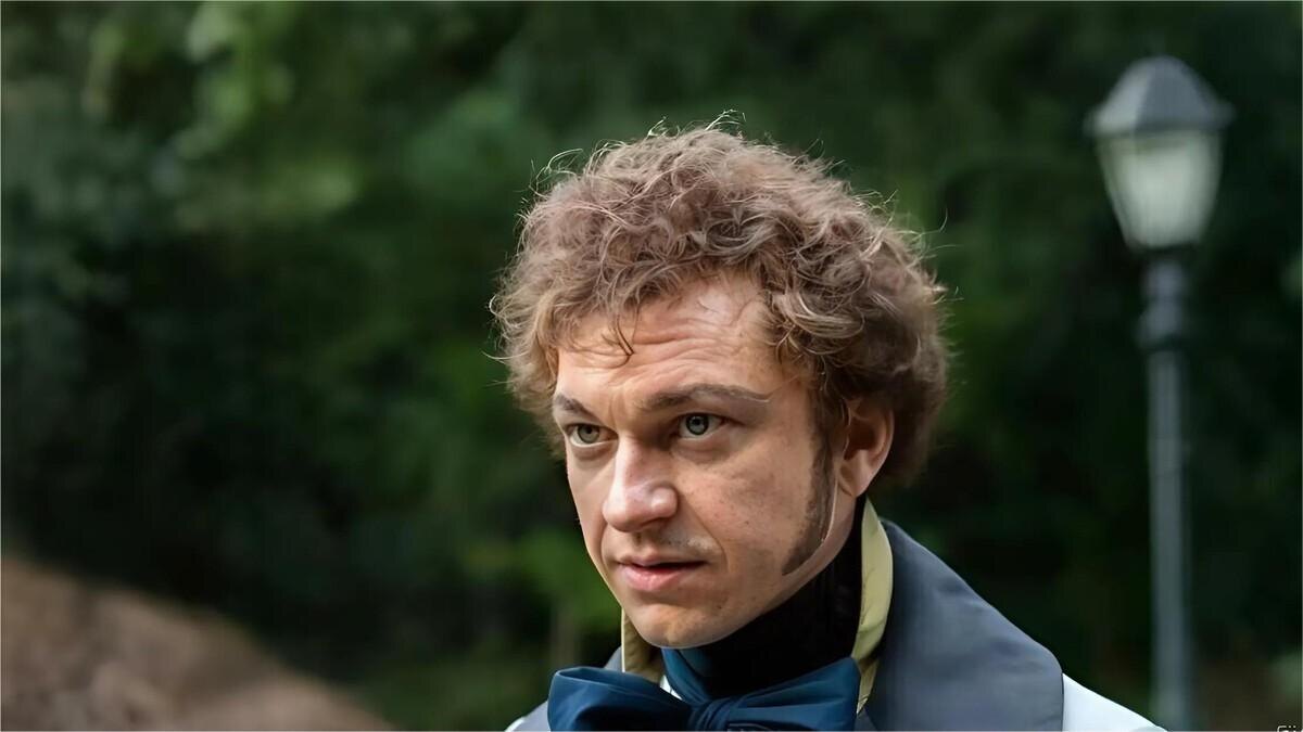 Кто играет главную роль в александре Сыгравший Пушкина актер Александр Зарядин: "Я прекрасно осознавал всю степень от