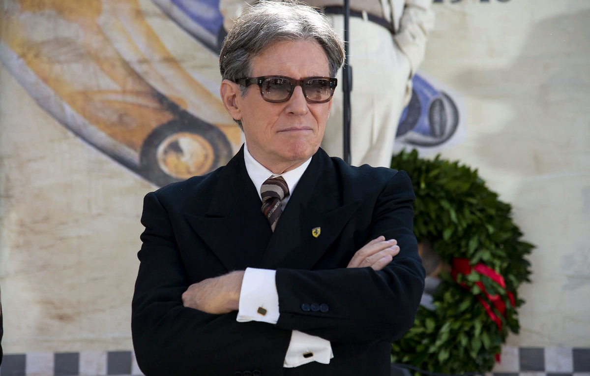 Кадр из фильма «Ламборгини: человек-легенда» Гэбриэл Бирн в роли Энцо Феррари