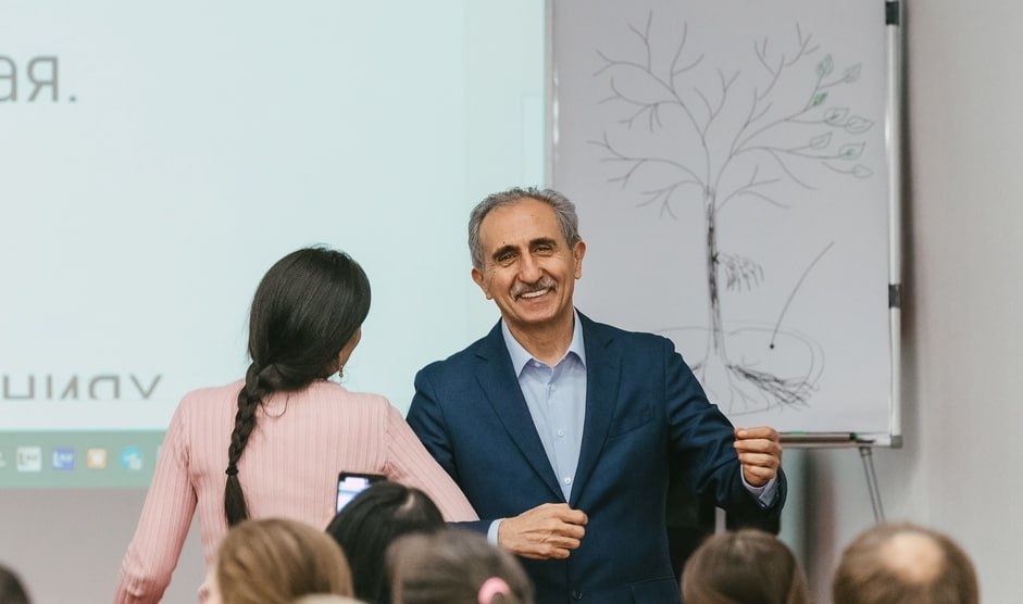 А.А. Бабаянц с участницей семинара