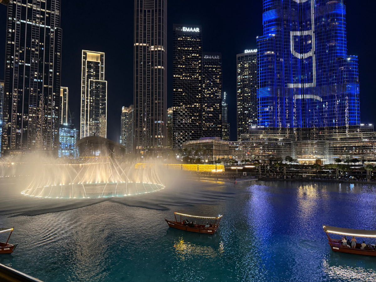 Бурдж-Халифа и поющие фонтаны