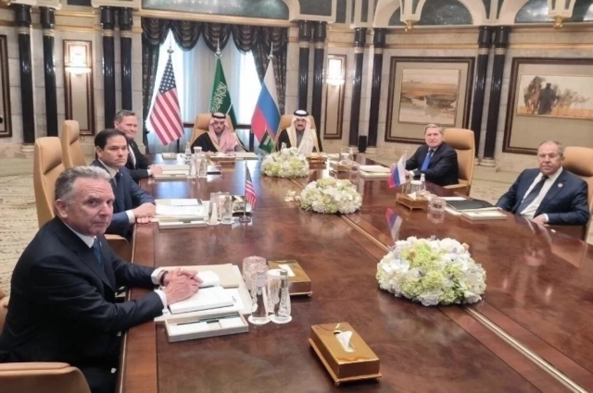    Эксперт Николаева объяснила выбор белых цветов на переговорах в Эр-Рияде