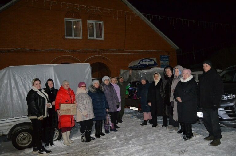   Жители Сакмары отправили в зону СВО пять авто, гумгруз и подарки бойцам к 23 февраля Марина Шарт