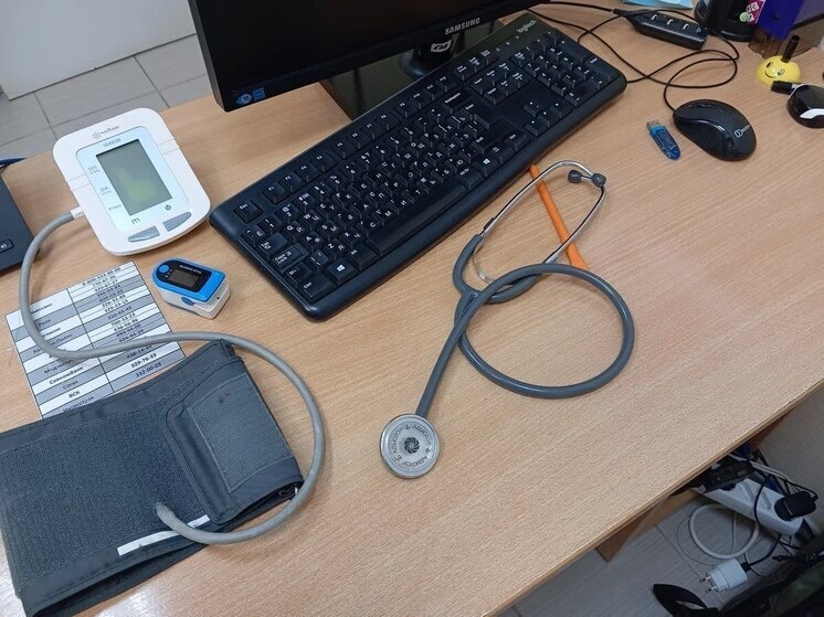     Сбои в работе желчного пузыря могут проявиться в высыпаниях на лбу по линии роста волос. Фото: «МК в Великом Новгороде»