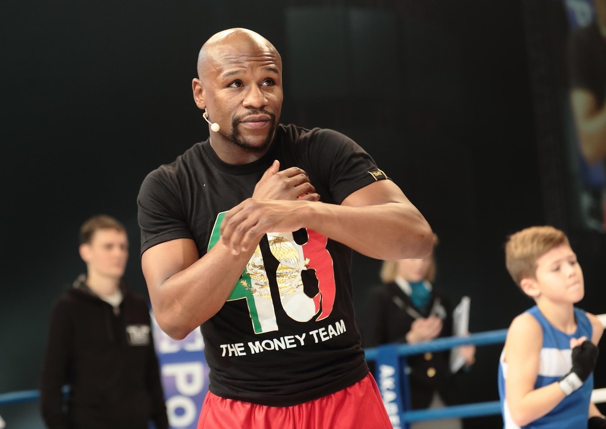 Ладу Весту все видели и помнят, а вот Мевезера уже могли и подзабыть