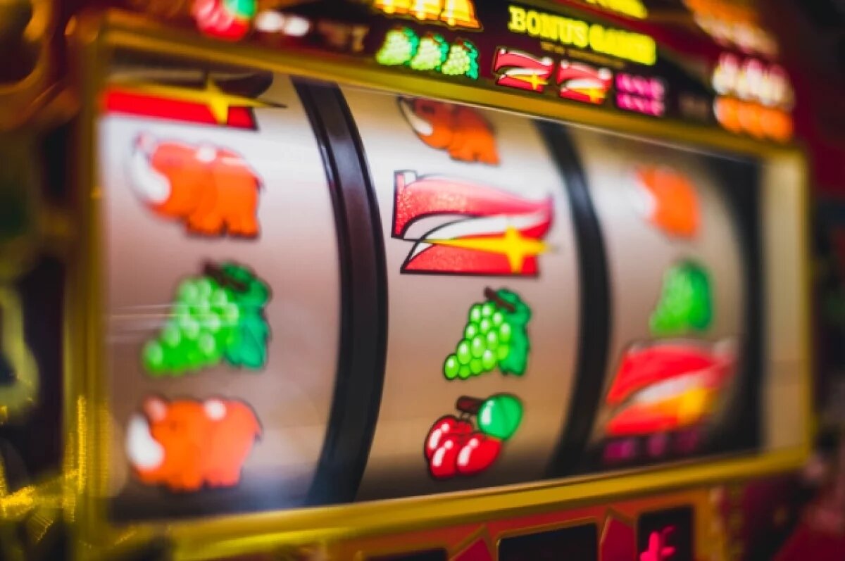    В Челябинске силовики накрыли два подпольных игорных дома