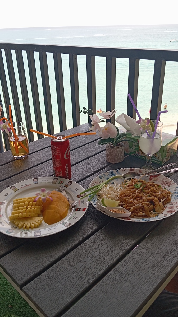 Манго стики райс и пад-тай. 