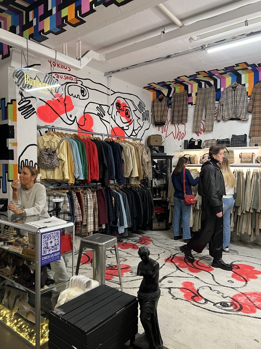 Винтажный магазин Burberry в Лондоне