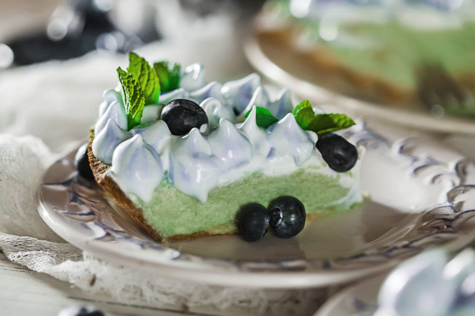 Порошок свежих чайных листьев в деле. © Любовь Волкова (и торт и фотография)