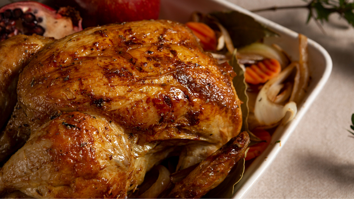 Курочка в духовке с румяной корочкой