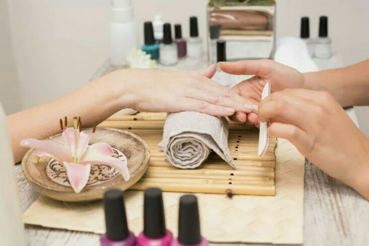 Опасности маникюра. О чем не говорят мастера маникюра