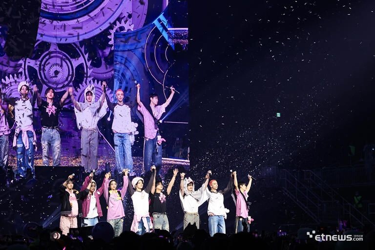    Группа Stray Kids с размахом открыла новый год, проведя официальный фанмитинг и дав старт активной деятельности в 2025 году.