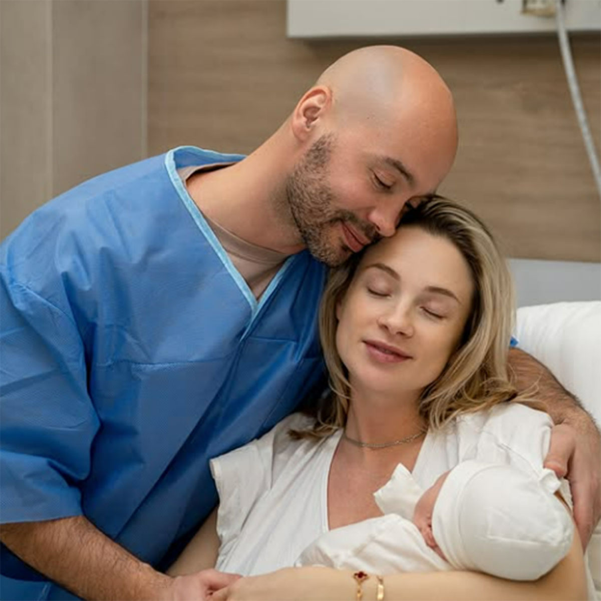 Андрей и Кристина Черкасовы с новорожденным сыном. Фото: соцсети Кристины Черкасовой