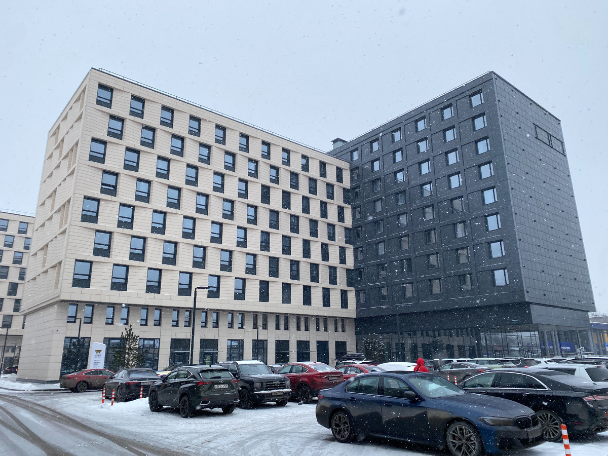 Комплекс апартаментов "Well", парковка для автомобилей