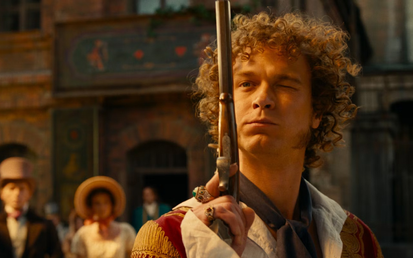  В чем точно можно не сомневаться, так это в эстетике «Пророка» (12+): костюмы и локации выглядят отлично. Фото: snob.ru