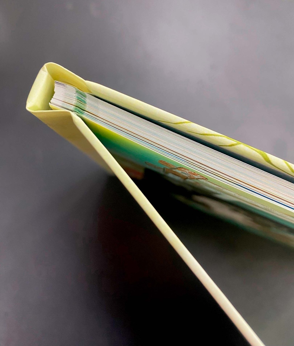 FlexBind в твердой обложке с разворотом 180º