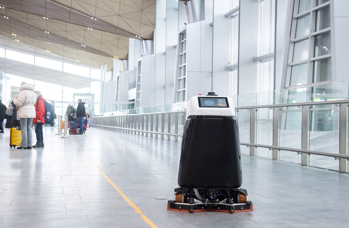 Робот Cleanbotics