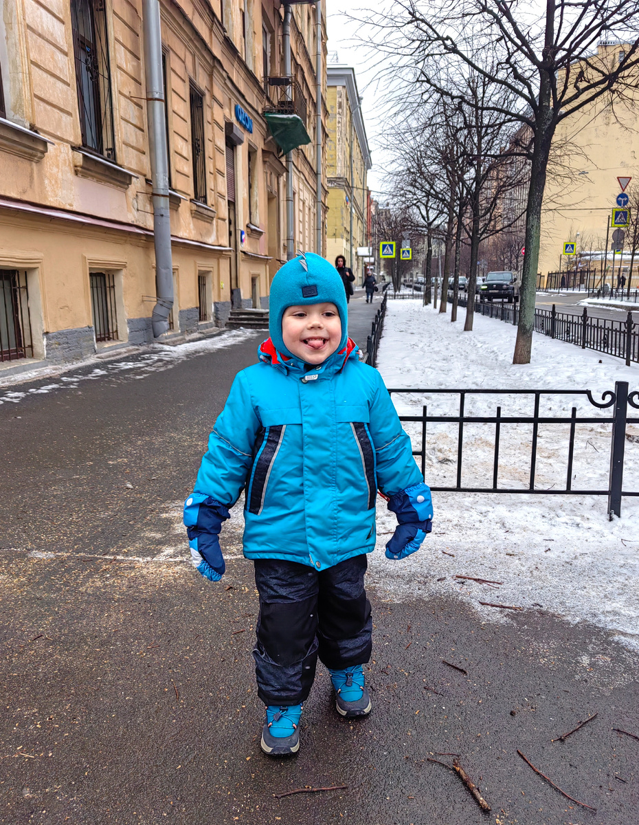 Главный член моей семьи показывает свое отношение ко всему остальному - неважному