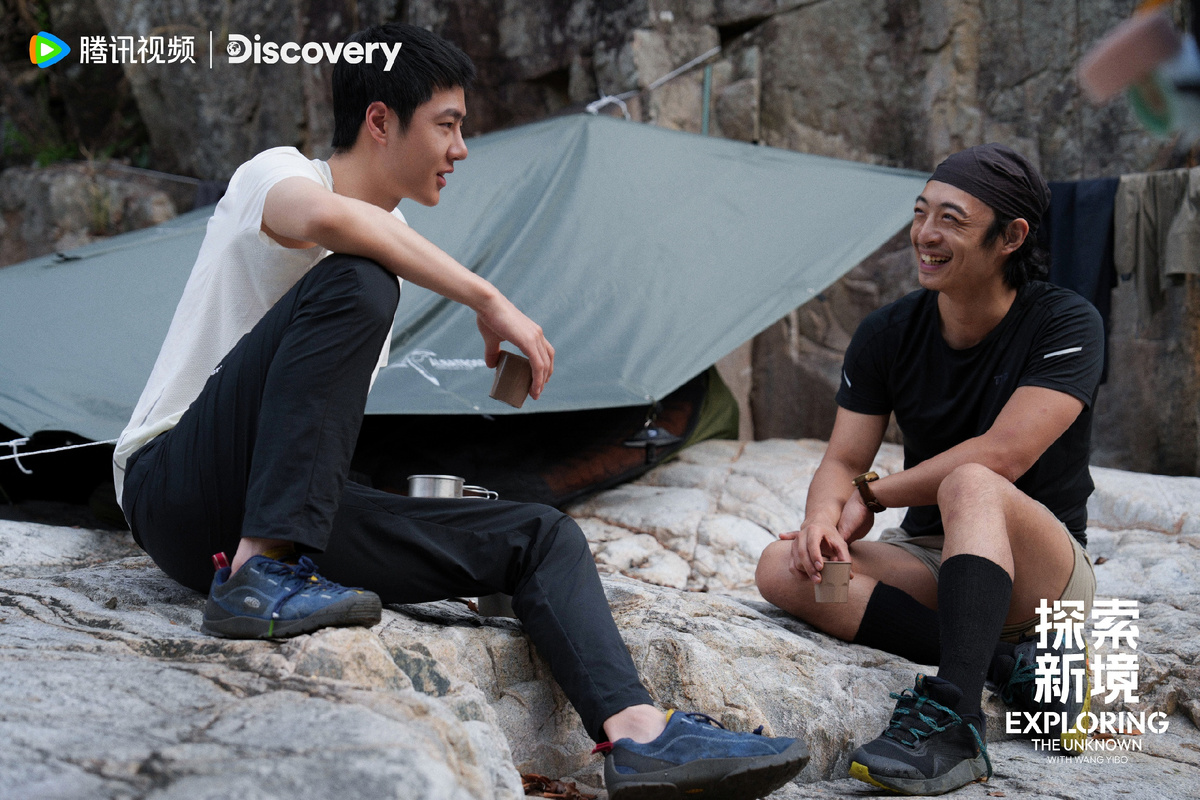 Кадр из фильма "Исследуя неизведанное" с инструктором (из открытых источников)