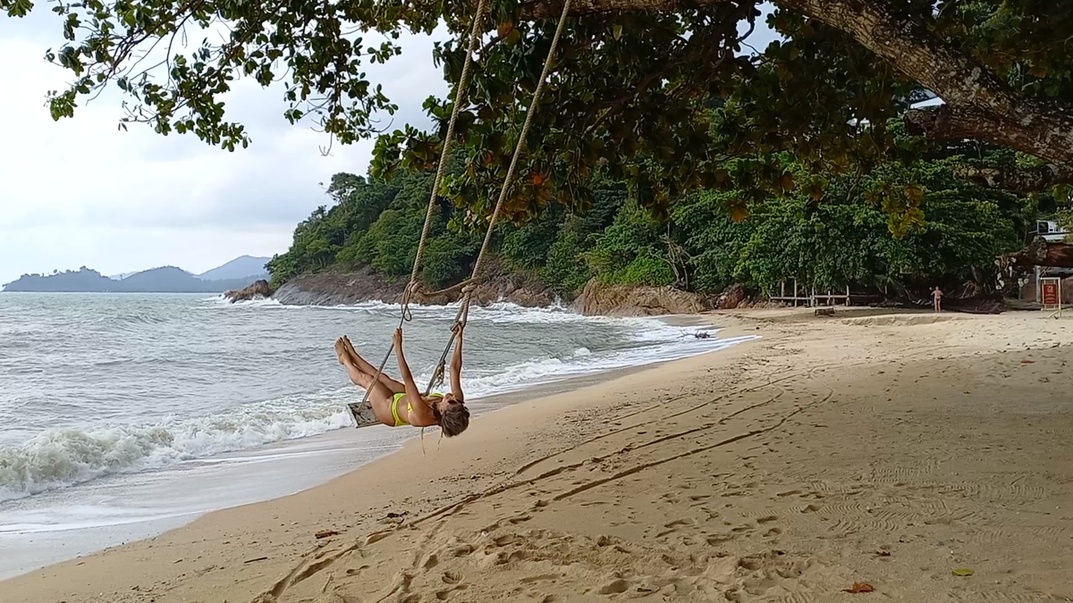 Пляж Кай Бэй на Ко Чанге. Таиланд - 2024