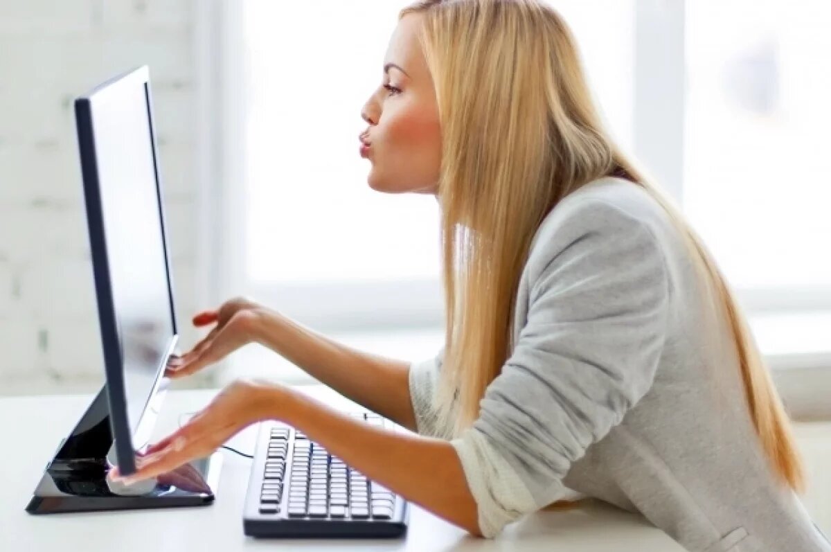    Мошенники стали воровать данные фирм, используя дипфейки на собеседованиях