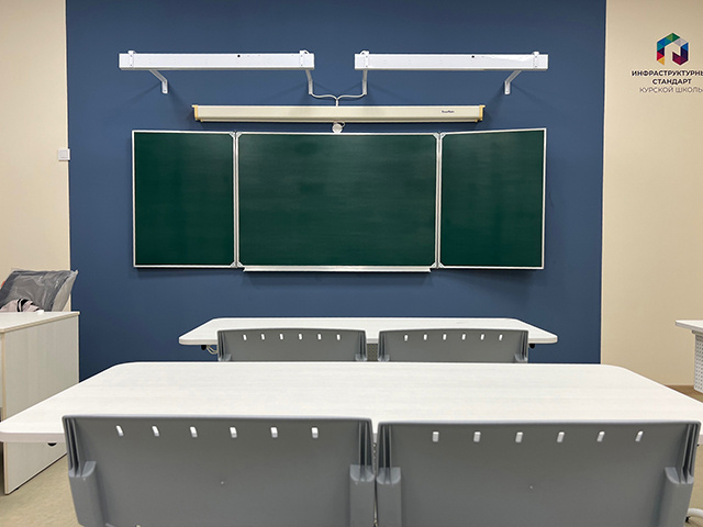    Уроки часто прерывают из-за ракетной опасности, которая может продолжаться несколько часов