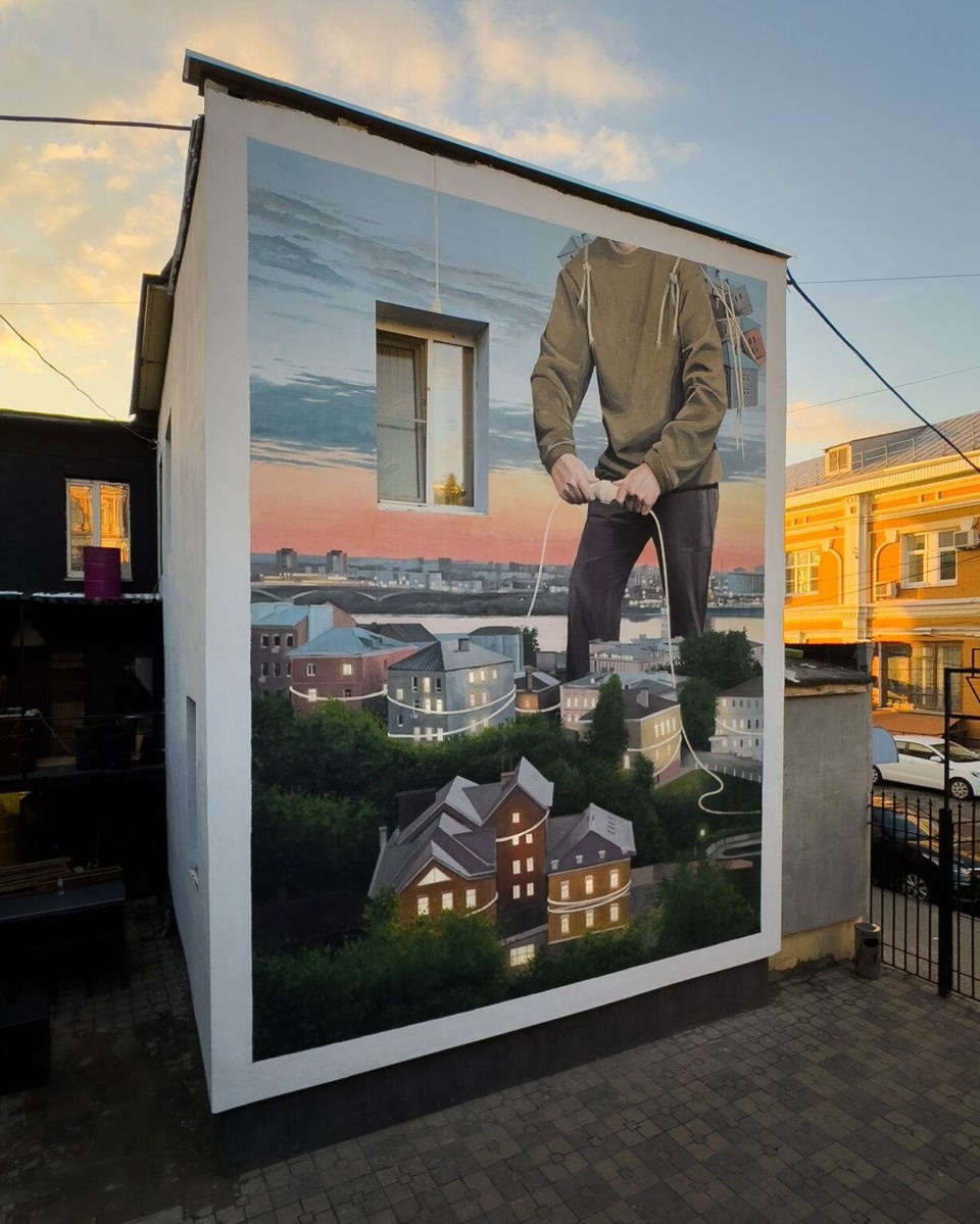    Андрей Оленев создает картины не только на холсте и дереве, но и на фасадах домов. Фото: andreyolenev.ru