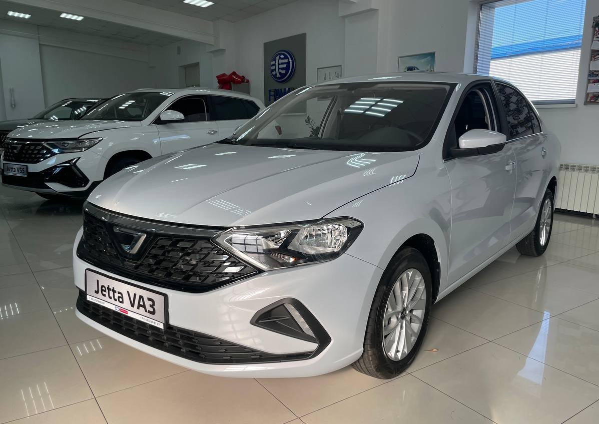 Jetta VA3 (4 501 х 1 704 х 1 469 мм) поставляют по каналам параллельного импорта, но продавцы оформляют официальные гарантийные обязательства