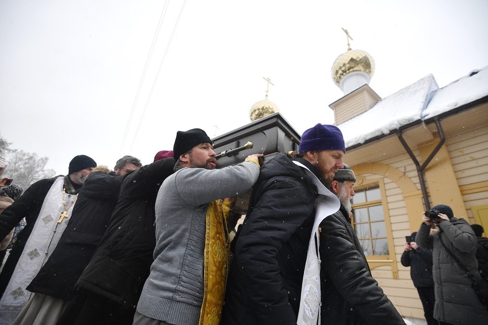    18 февраля иерея Анатолий Першина, погибшего в ДТП, похоронили у храма, где он служил Алексей БУЛАТОВ