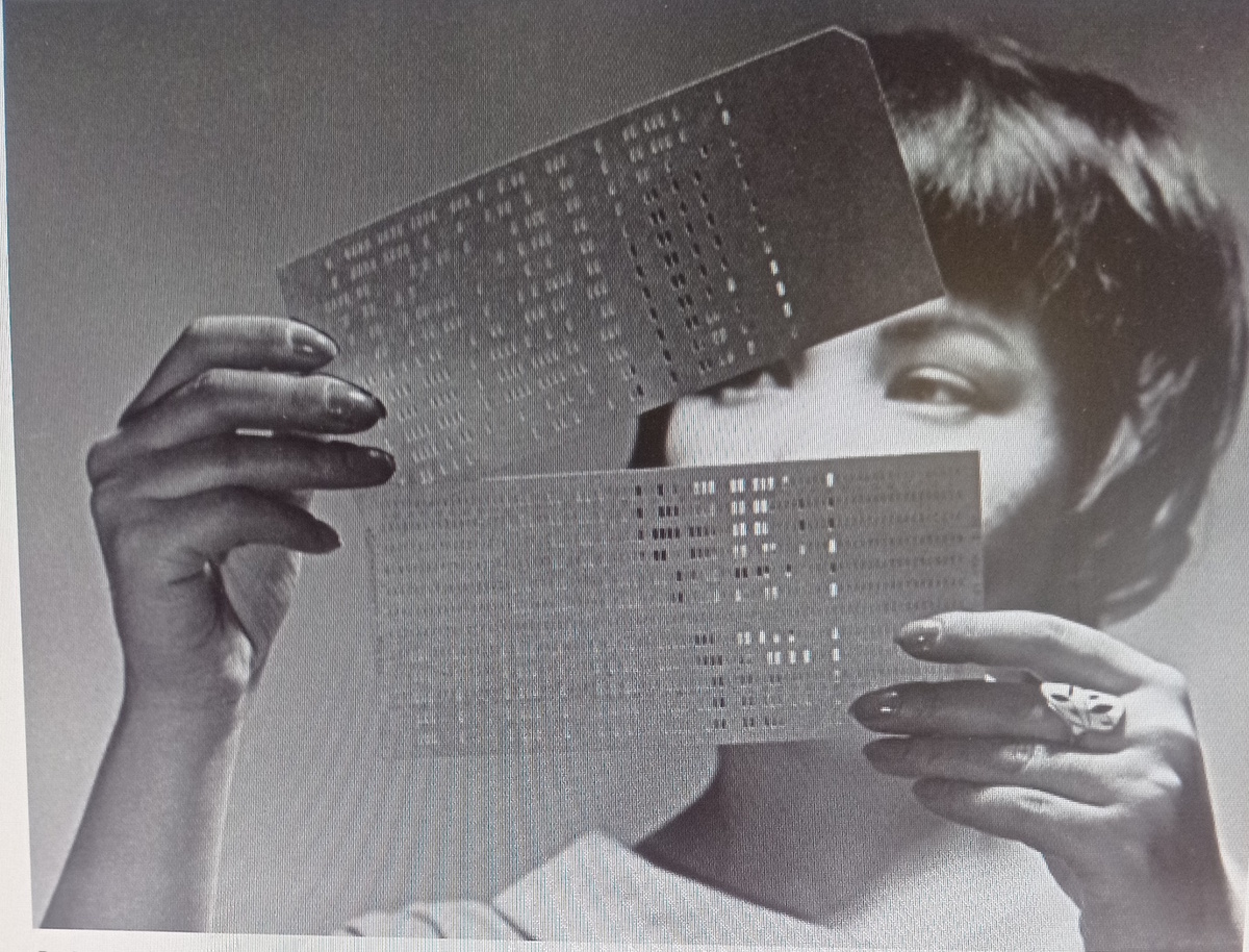 ЕВА с перфокартами...