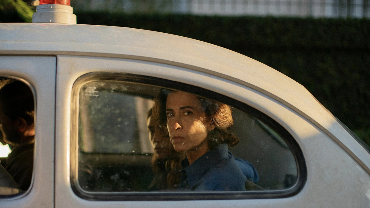 Кадр из фильма "Я всё ещё здесь"