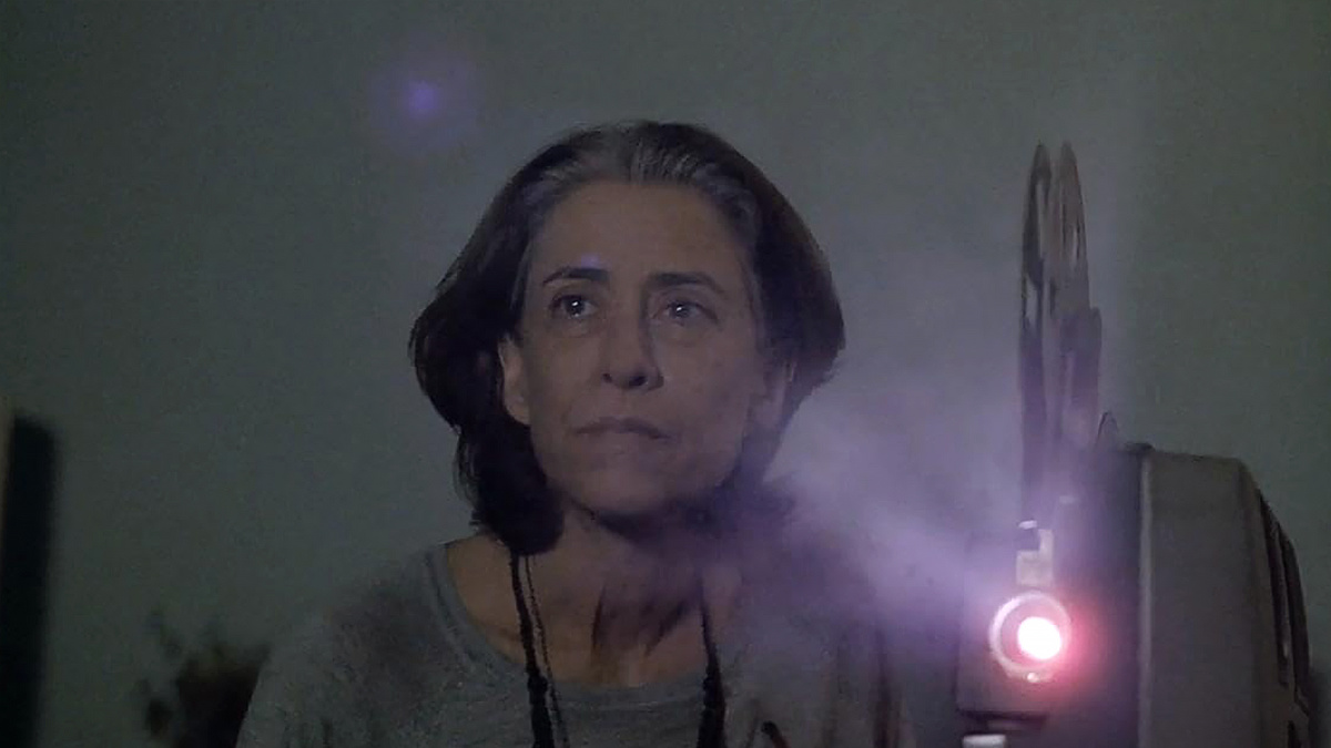 Кадр из фильма "Я всё ещё здесь"