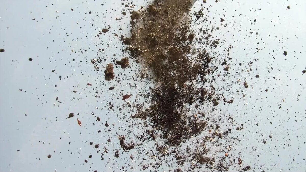 Рассыпанная земля