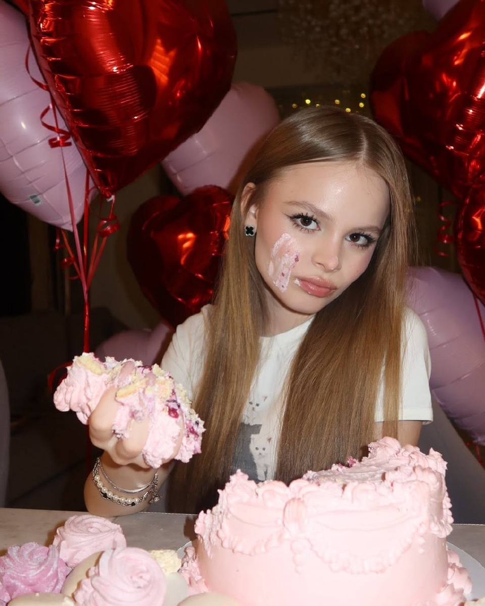 Как выглядит милана хаметова в 14 лет
