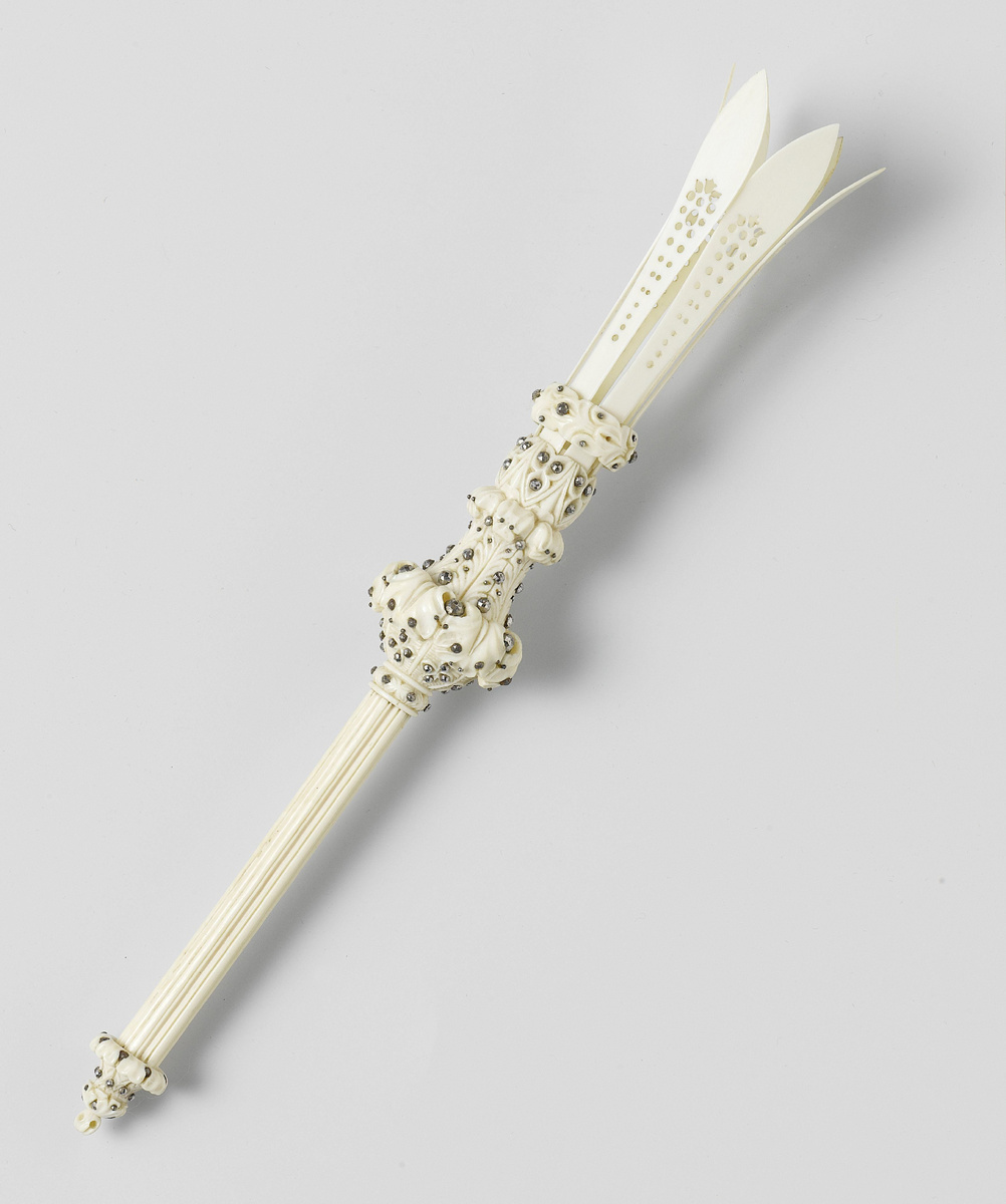 Портбукет, резьба по кости, Нидерланды, 1820 - 1830 гг. Длина 20,5 см