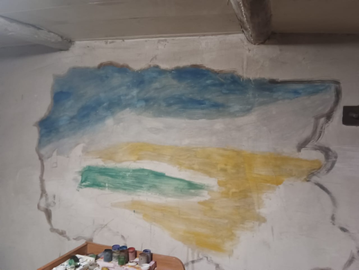 Решил нарисовать на стене у себя в бане.