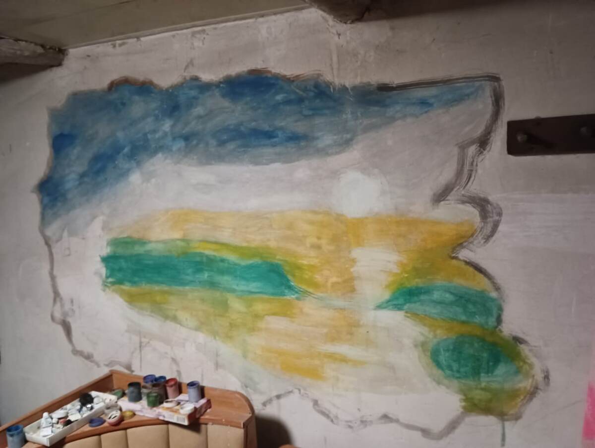 Достал старые краски сделал наброски.