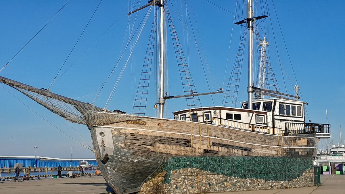 Федор Конюхов. Бригантина в Сочи. Фото автора.