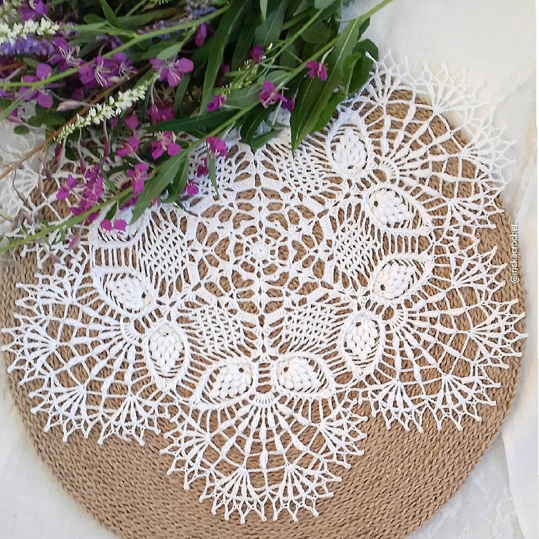 Кружевная салфетка