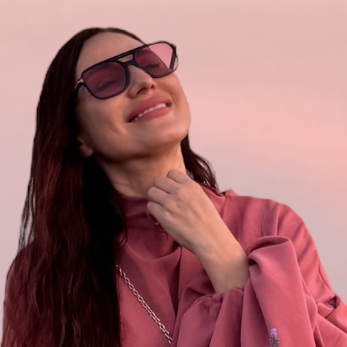 Аня Давыдова, автор канала, гипнолог, магистр психологии МГУ