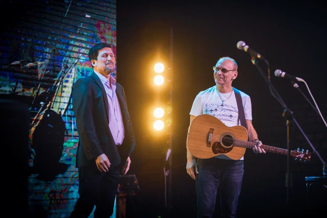 На фото: Александр Лынник, Иван Вихарев на концерте в Уфе 25 января 2025 г

Фото любезно предоставила пилот-любитель Вострикова Л.