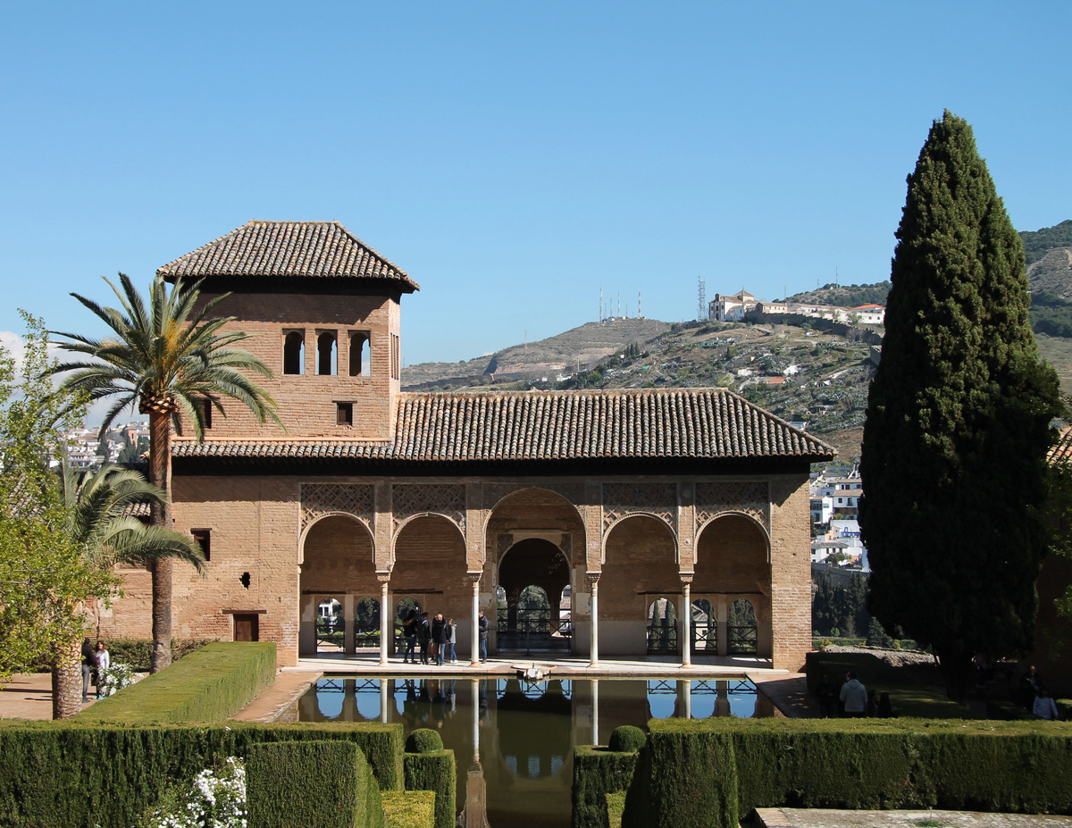 Дворцово - парковый комплекс Альгамбра. Город Гранада. Испания