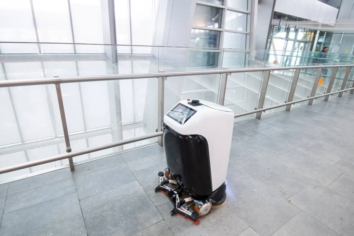 Роботы в Пулково: уборка залов и доставка багажа  