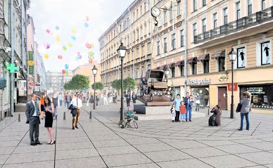 На 1-й Советской ещё установлена огромная карета, на которую любят забираться дети) 